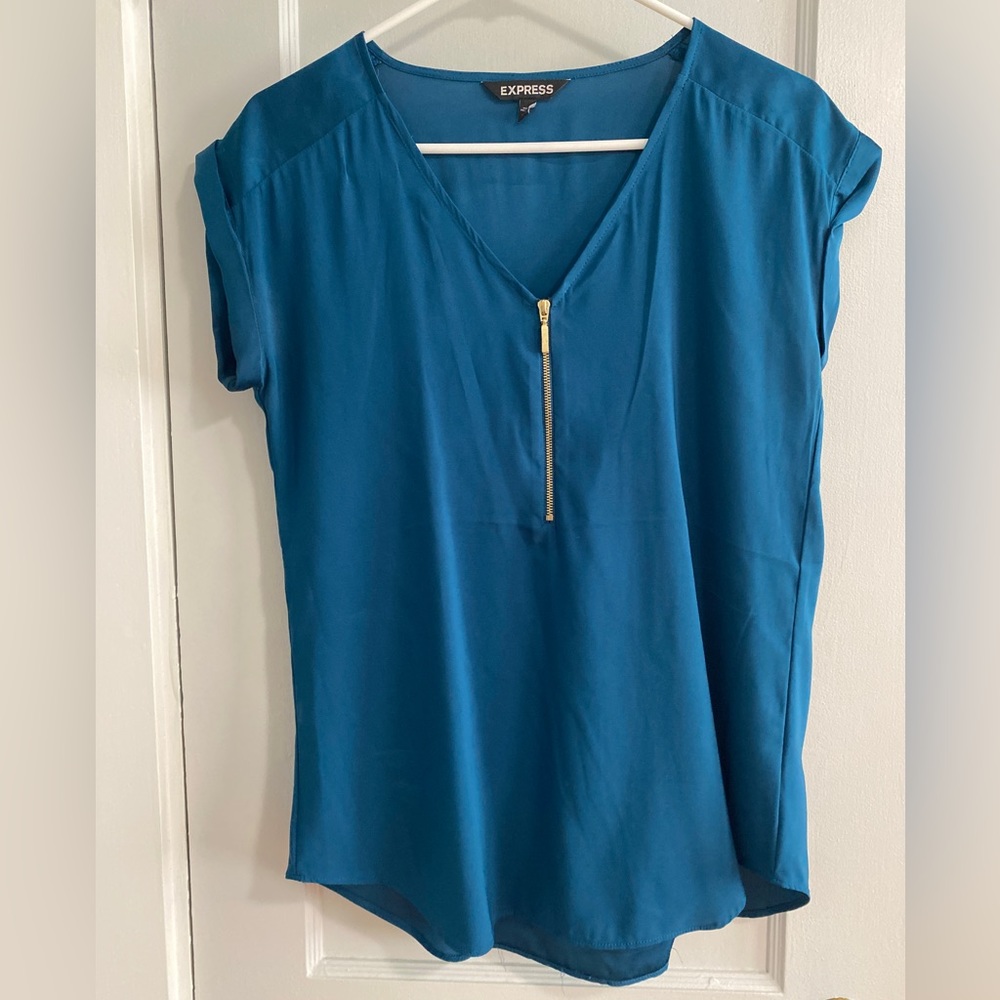 Blue Express top